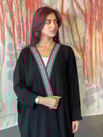 عباية سوداء بكلفه