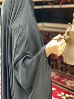 عباية راس حرير بفصوص