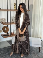 عباية مخمل بني