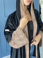 عبايه مخمل كم بني