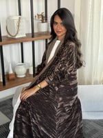 عباية مخمل بني