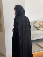 عباية الورود السوداء كلوش