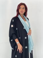 عباية العيون اسود