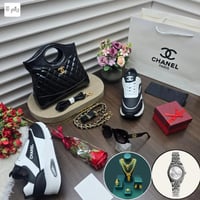 طقم نسائي ماركة شانيل كامل نفس الصورة