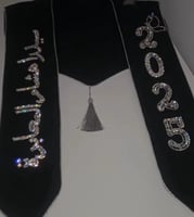 وشاح وقبعه تطريز الاسم شك