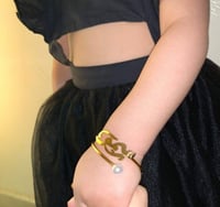 اساور بنات مطليه بالاسم