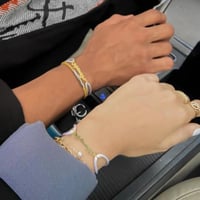 اساور نسائيه ورجاليه مطلي فضه او ذهب بالاسم