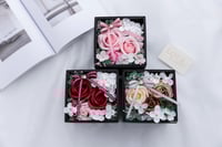 بوكس مع الورد