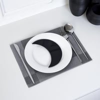 عبارة تقديم صحون | هلال أسود