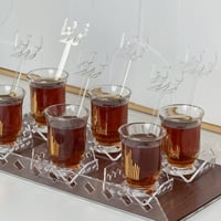 صينية شاي و 6 قواعد و6 ملاعق