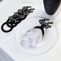 6 مسكات مناديل