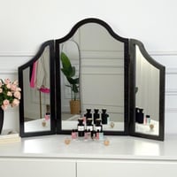 مرايا النافذة اسود