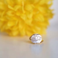 خاتم بالأسم من الصدف الافريقي الطبيعي