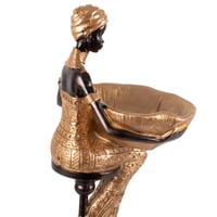 مجسم فني بملامح افريقية