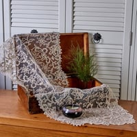 مفرش سفرة دانتيل Isabel