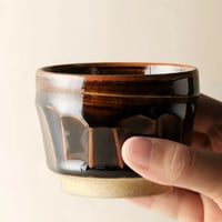 كوب فخاري بالطراز الياباني رسمت باليد سعته 140مل