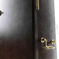 درع خشب مع نحاس