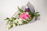 باقة يد روز