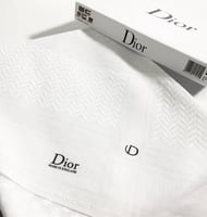 شماغ ديور كلاسيك ابيض اخر اصدار