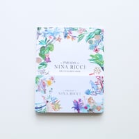 دفتر تلوين مع الوان ماركة نينا ريتشي