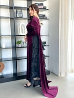 فستان سهرة مخمل عنابي مع قصة بالخلف كسرات الياقة م...