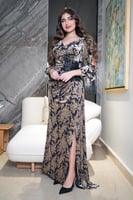 فستان سهرة مخمل استرتش بنقوش ذهبية وتطريز جانبي فا...