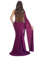 فستان سهرة بكم واحد لون عنابي مزين بشك ولول بالخصر...