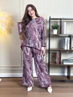 طقم شتوي قطعتين واسع بنقشة عصرية وتصميم مريح