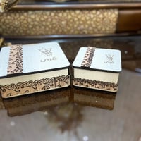 صندوق خشبي بالاسم