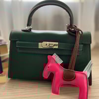 khaki Bag Green ميني كيلي ( أخصر )بالحجم الوسط