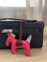 Kelly Cut clutch Dark blue || كايلي كت كلوتش الكحل...