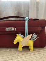 Kelly Cut clutch Burgundy || كايلي كت كلوتش عنابي