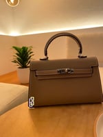 khaki Bag Grey | ميني كايلي (رمادي) بالحجم الوسط