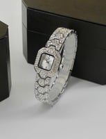 هدية خطوبة صديقتي