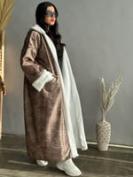 فروة نسائية جلد الغزال مع جيب و اكمام فرو