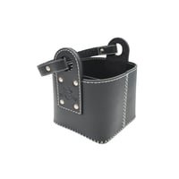 أسود من الداخل أسود