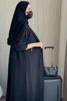 عباية سفر ياقة اسود