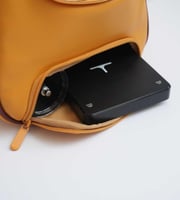 شنطة ادوات القهوة باللون الأصفر الخردلي