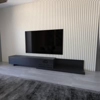 طاولة تلفاز اسود موديل Sozan