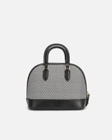 شنطة نسائية من الجلد بلون أسود