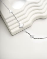 اسوارة نسائية بتفاصيل تعكس الحرفية