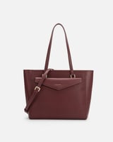 شنطة نسائية تعكس جمال شخصيتك