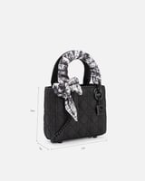 شنطة نسائية بجلد بارز بلون أسود