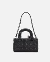شنطة نسائية بجلد بارز بلون أسود