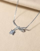 سلسال نسائي بتفاصيل دقيقة لأناقتك