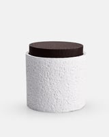 طقم مبخرة وعلبة بخور بلون أبيض وبني