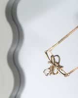 سلسال نسائي بتفاصيل تعكس التميز