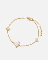 اسوارة نسائية بتفاصيل تعكس الحرفية