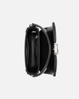 شنطة نسائية باللون الأسود