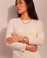 ساعة نسائية من الفي بلون ذهبي